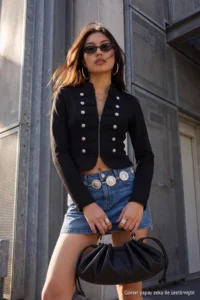 TRENDYOLMİLLA Black Plain Napoleon buttoned Fitted/Fitted Crop/Short Long Sleeve Knitting Blouse