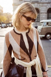 TRENDYOLMİLLA Brown Soft textured Crew Neck Plaid Patterned Knitwear Cardigan - Image 3