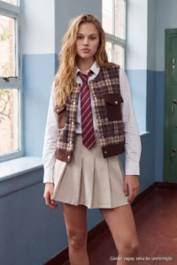 TRENDYOLMİLLA Brown Soft textured felt Thread Knitwear Cardigan Pullover - Image 2