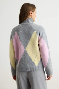 TRENDYOLMİLLA Gray Baklava Detailed Thick Knitwear Cardigan - Image 4