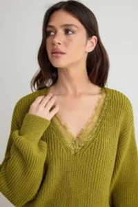 TRENDYOLMİLLA Oil Green V-neck Lace Oversized Knitwear Sweater - Image 2