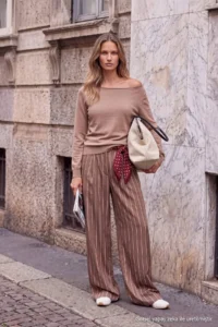 TRENDYOLMİLLA Wardrobe Essentials Mink Boat Neck Premium Thread/Special Thread Knitwear Sweater - Image 2