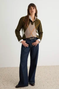 TRENDYOLMİLLA Khaki Soft textured Baklava Detailed Knitwear Sweater - Image 2