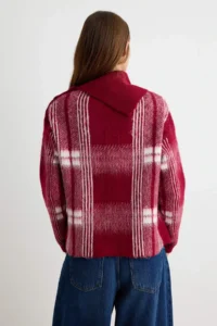 TRENDYOLMİLLA Burgundy Soft textured Collar Detailed Soft textured Knitwear Sweater - Image 5