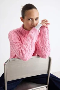 TRENDYOLMİLLA PINK Super Wide Pattern Hair Knitting Zippered Knitwear Sweater - Image 5
