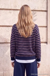 TRENDYOLMİLLA Wardrobe Essentials NAVY BLUE Striped Oversized Crew Neck Knitwear Sweater - Image 5