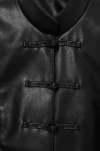TRENDYOLMİLLA Black Fitted Pattern Napolyon Kapama Faux Leather Coat - Image 8