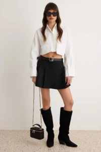 TRENDYOLMİLLA Black pleated Arched Shorts