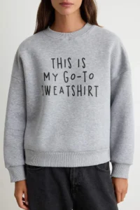 TRENDYOLMİLLA Gray Melange Thick Slogan Printed Oversized Knitting Sweatshirt with Fleece Inside - Image 3