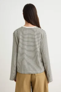 TRENDYOLMİLLA Ecru-NAVY BLUE Striped Regular/Normal Pattern Cotton Knitting T-Shirt - Image 4