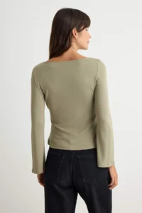 TRENDYOLMİLLA Oil GreenFitted Boat Neck Accessory Detailed Soft Knitting Blouse - Image 4