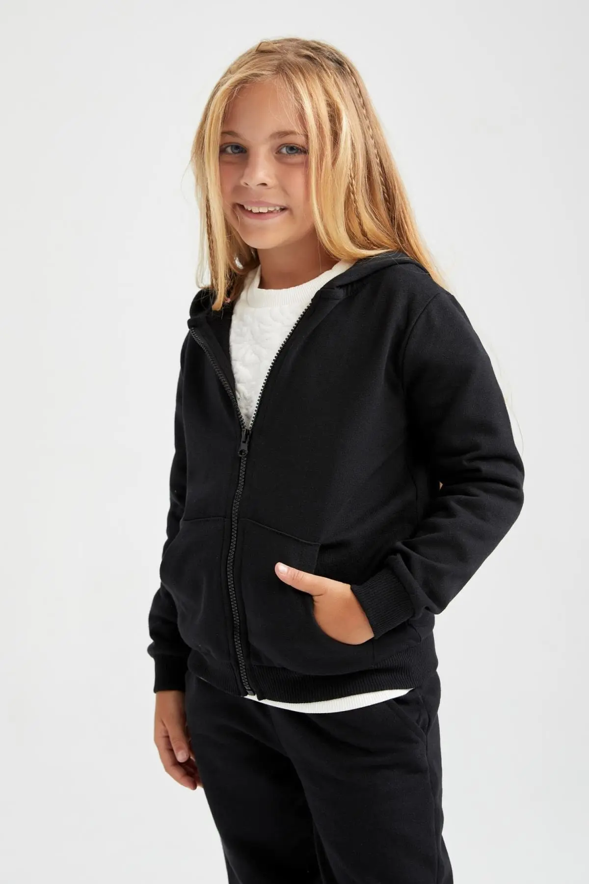 Y0943A622AU-BLACK-BK27_1